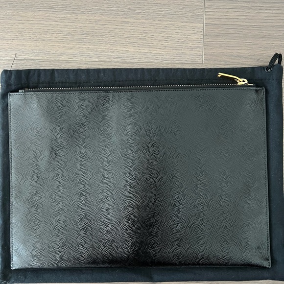 YSL Saint Laurent Black Logo Envelope Clutch - Picture 6 of 6